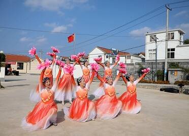 栖霞市:艺术大联欢 共度重阳喜相逢