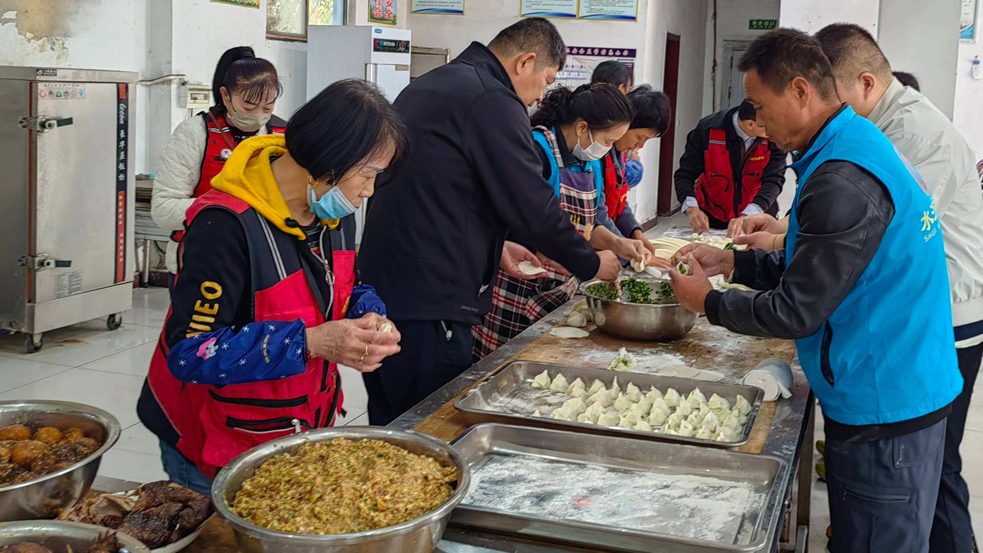 郓城:情暖重阳 爱满夕阳 敬老院中欢笑多