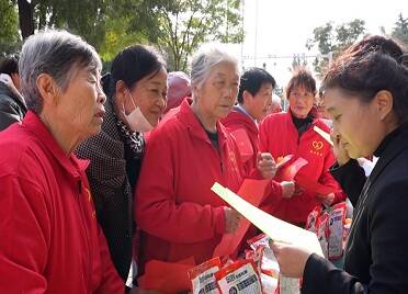 龙口市:健康养老添趣味 老少同乐庆重阳