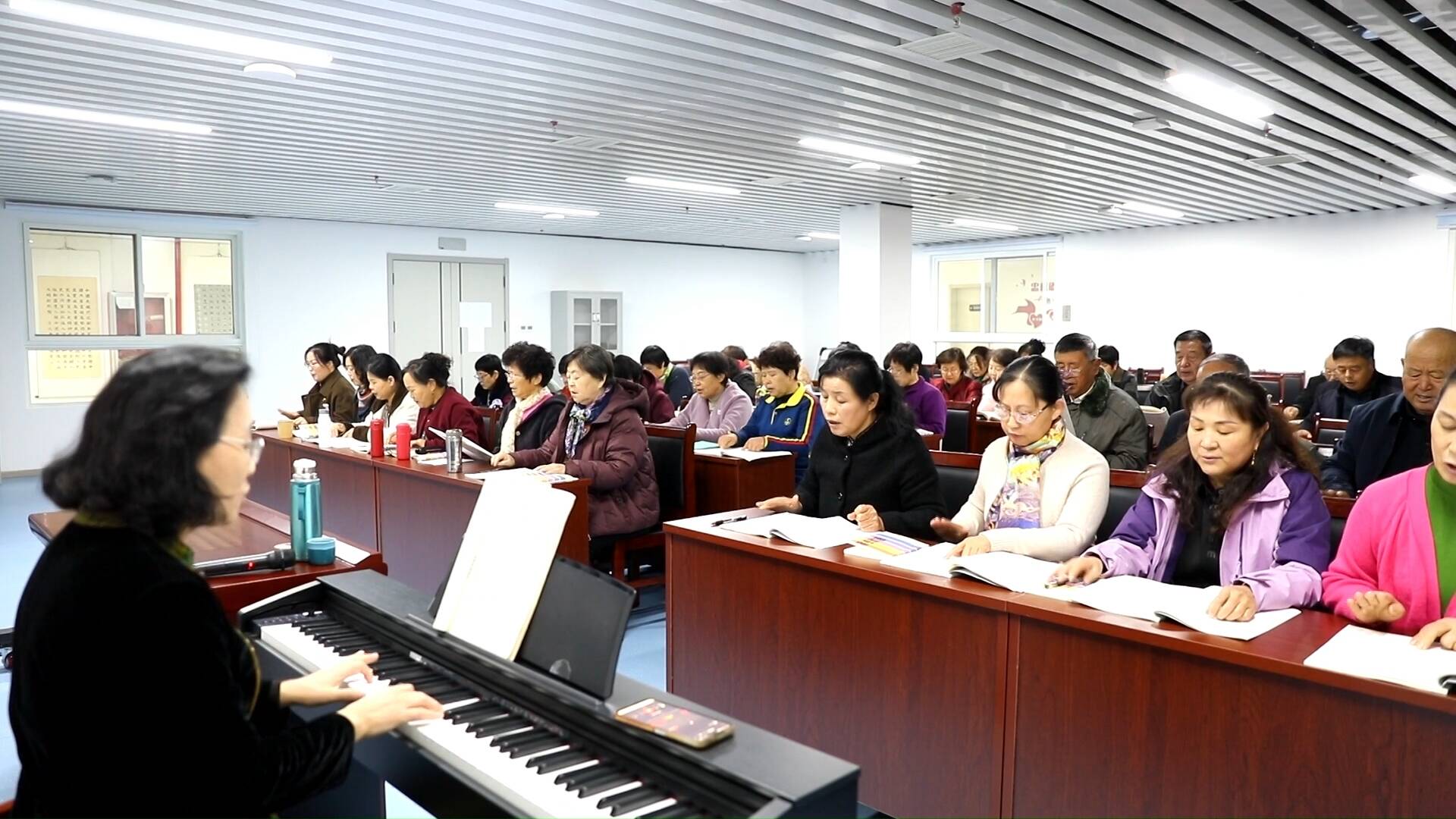 贾艳新的“新”生活：从田间到课堂，她在老年大学“圆梦”