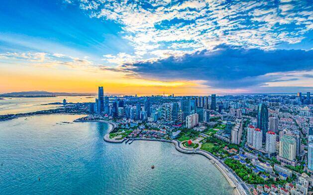 灼言三连评丨乘势而上向未来