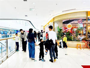 秋冬交替 气温转凉 淄博餐饮市场热度不减