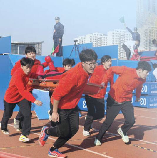 闪电海报丨消防青春志 安全家国行 山东省大学生消防安全技能大赛正式启动