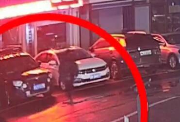 深夜随机拉车门盗窃 3名逃犯济南作案被抓