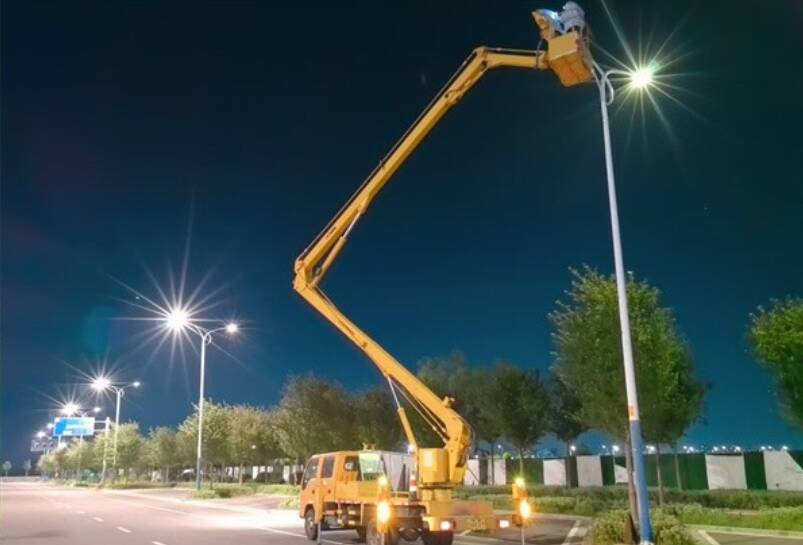 夜空下的“补星人”