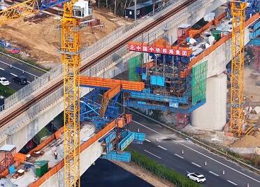 龙口口岸首批进口磷矿石顺利通关 德龙烟铁路海铁联运跨省新通道再添新货种