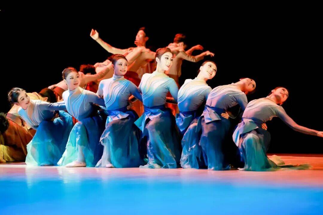 山东青年政治学院原创舞蹈《黄河入海》压轴国家大剧院 惊艳全场