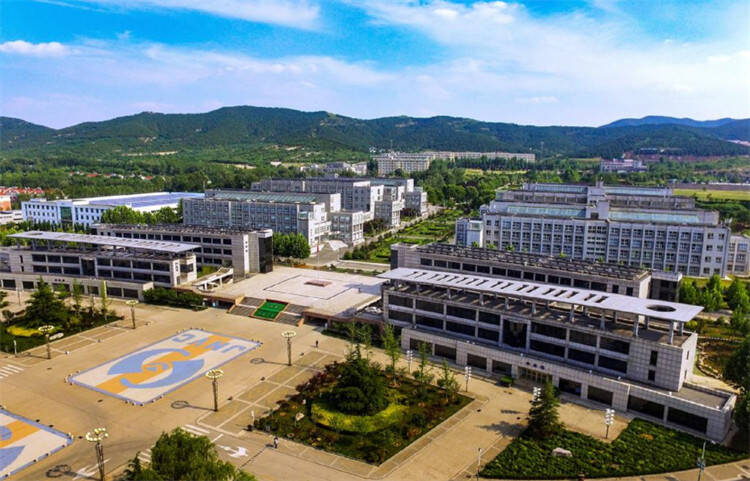 济南职业学院“14322”中国特色学徒制：铺就“招生即招工 入学即入职”的高质量就业之路