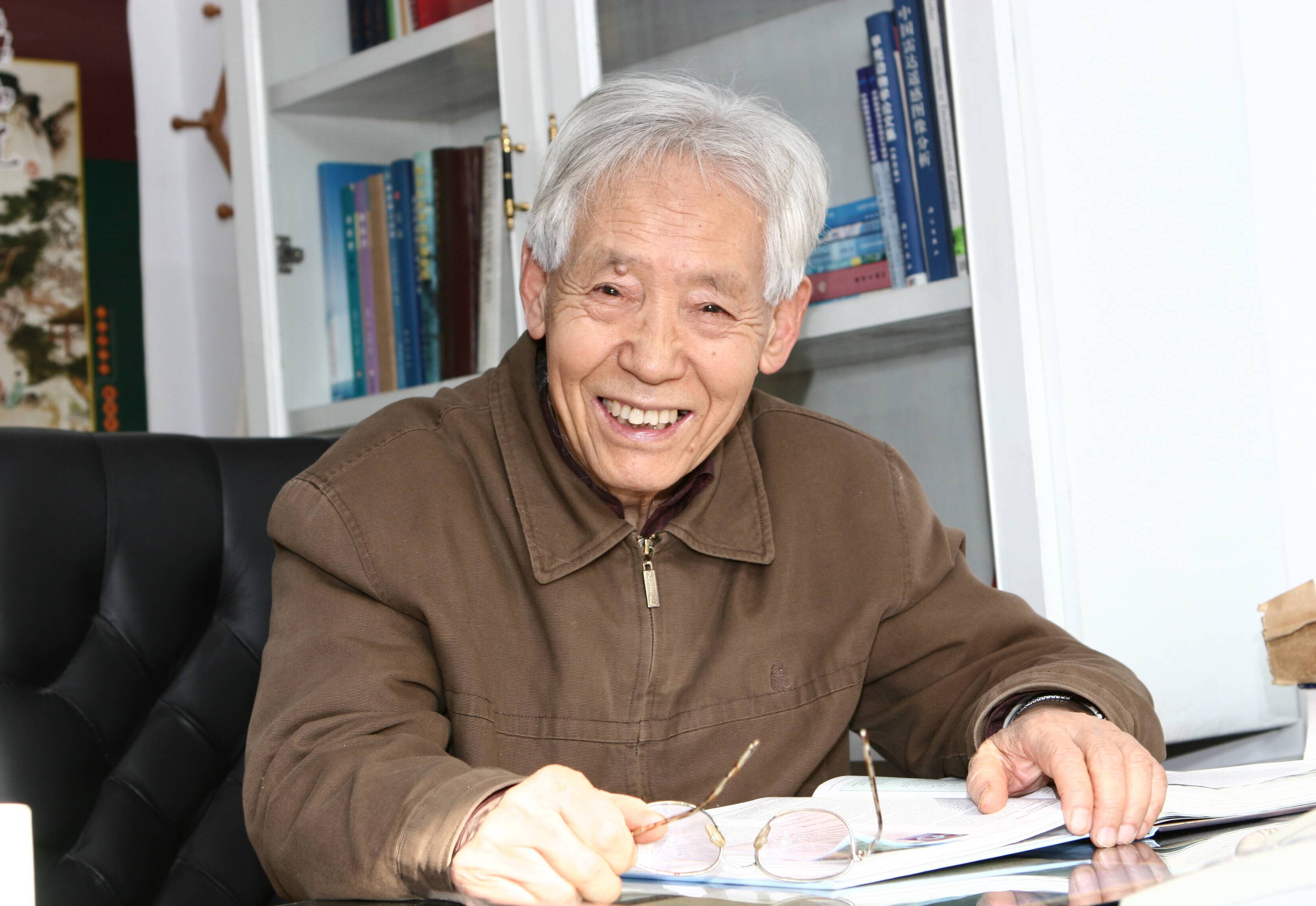 逐光而行 砥砺创新丨海浪研究开拓者和物理海洋学奠基人之一文圣常：耕海踏浪谱华章