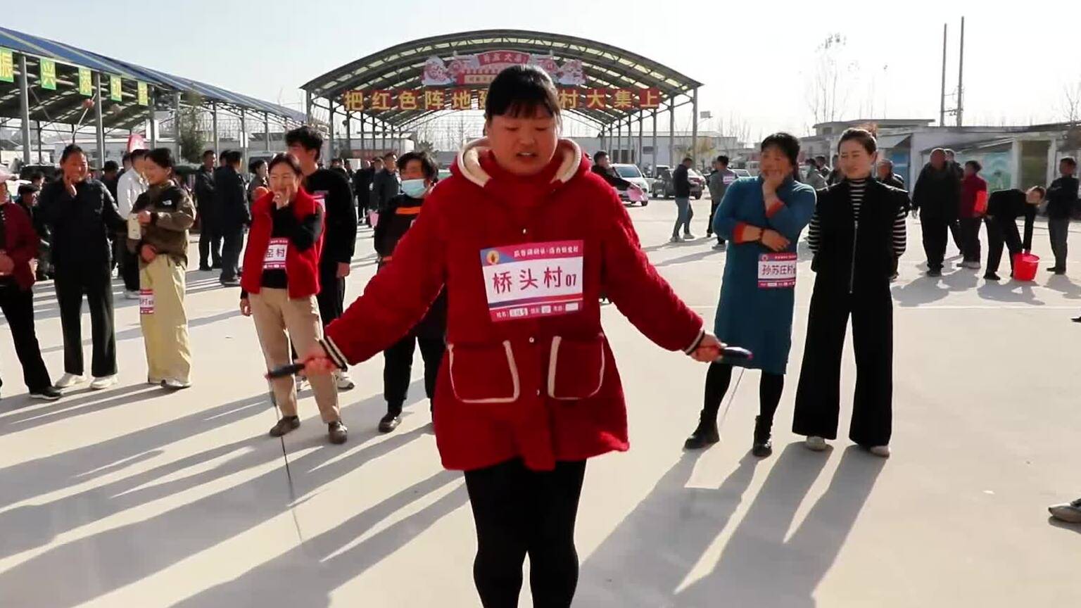 枣庄台儿庄大集变“赛场” 趣味运动燃冬日