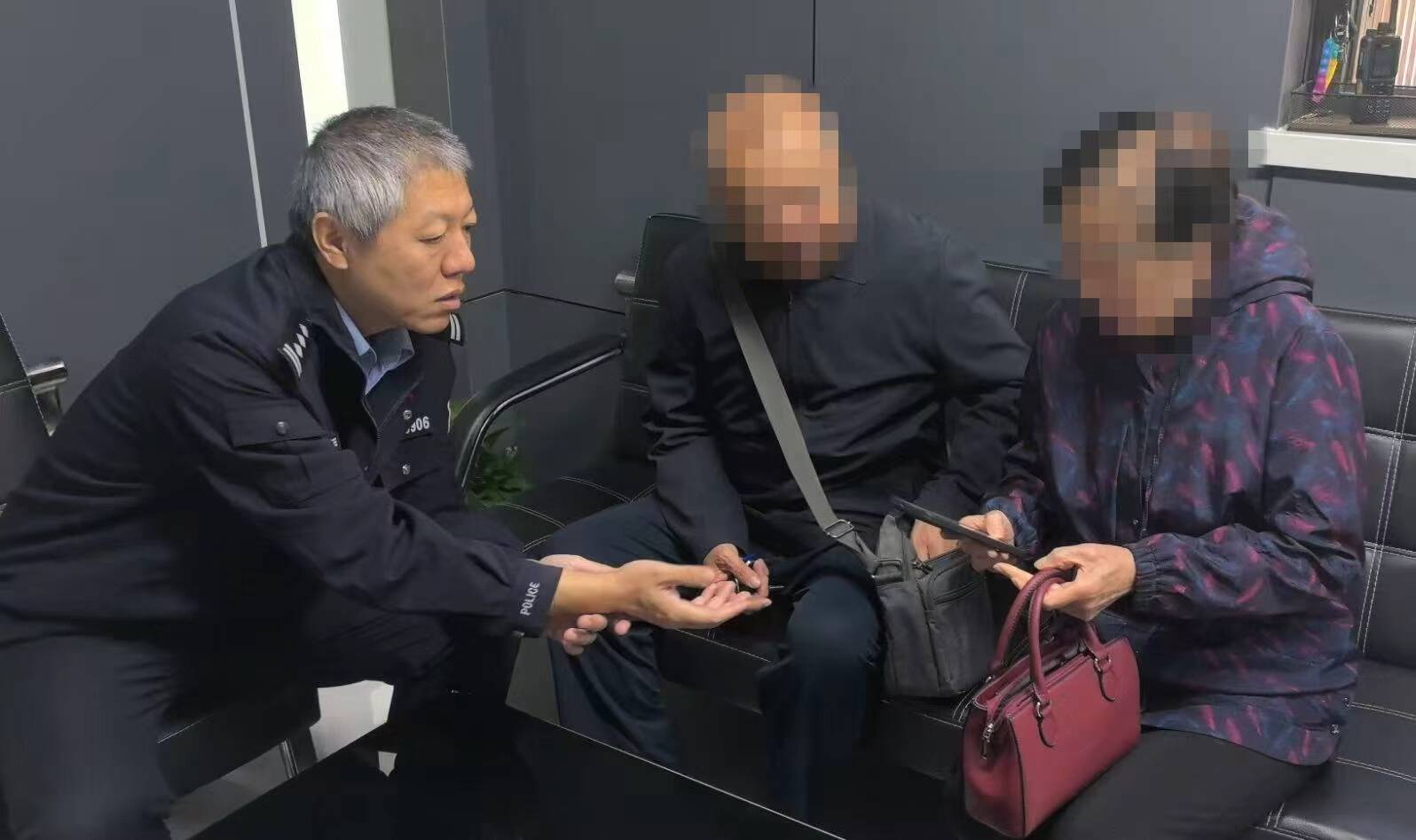 全民反诈在行动 | 50万元养老钱险被骗！济南一老人陷“快递理赔”骗局