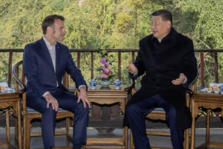 此行间·“不打领带”的友好交流,习近平向马克龙这样介绍中国“治”慧
