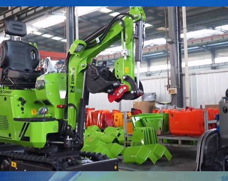 山东造的微型挖掘机欧洲人超爱