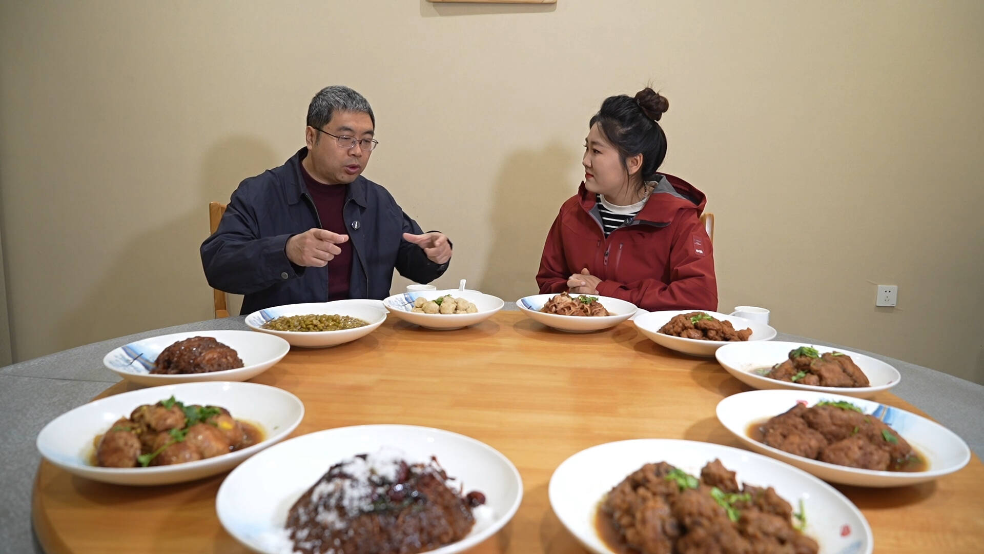 蒸笼里的乡愁密码：德州十大碗的十全滋味