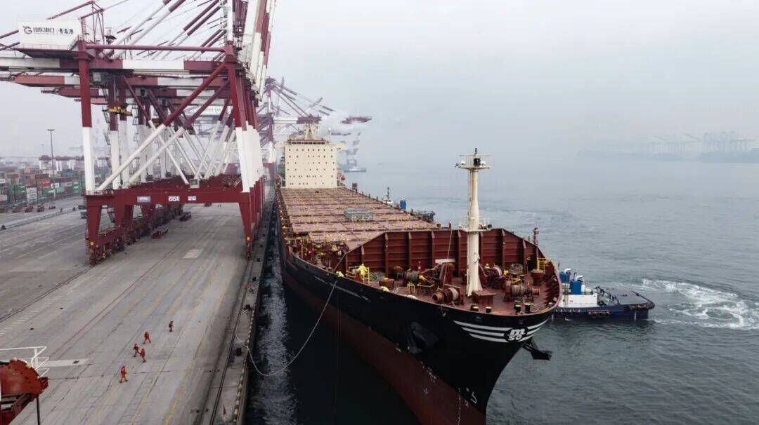 青岛港开通2026年首条外贸新航线