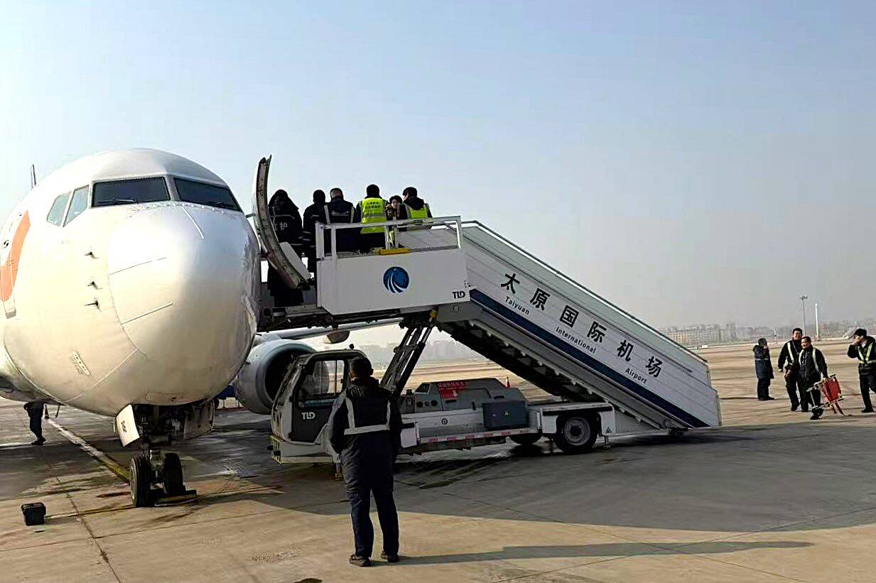 山航SC8721航班紧急备降太原 多部门联动成功救助突发疾病旅客