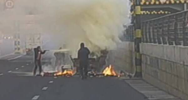 点赞山东人丨淄博:三轮摩托车起火 众人合力化险为夷