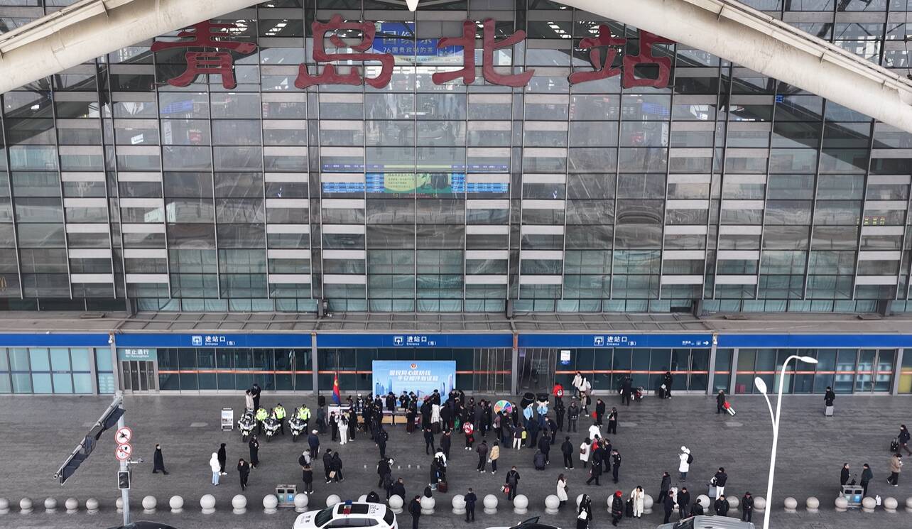 青岛：零距离探警 共筑平安路