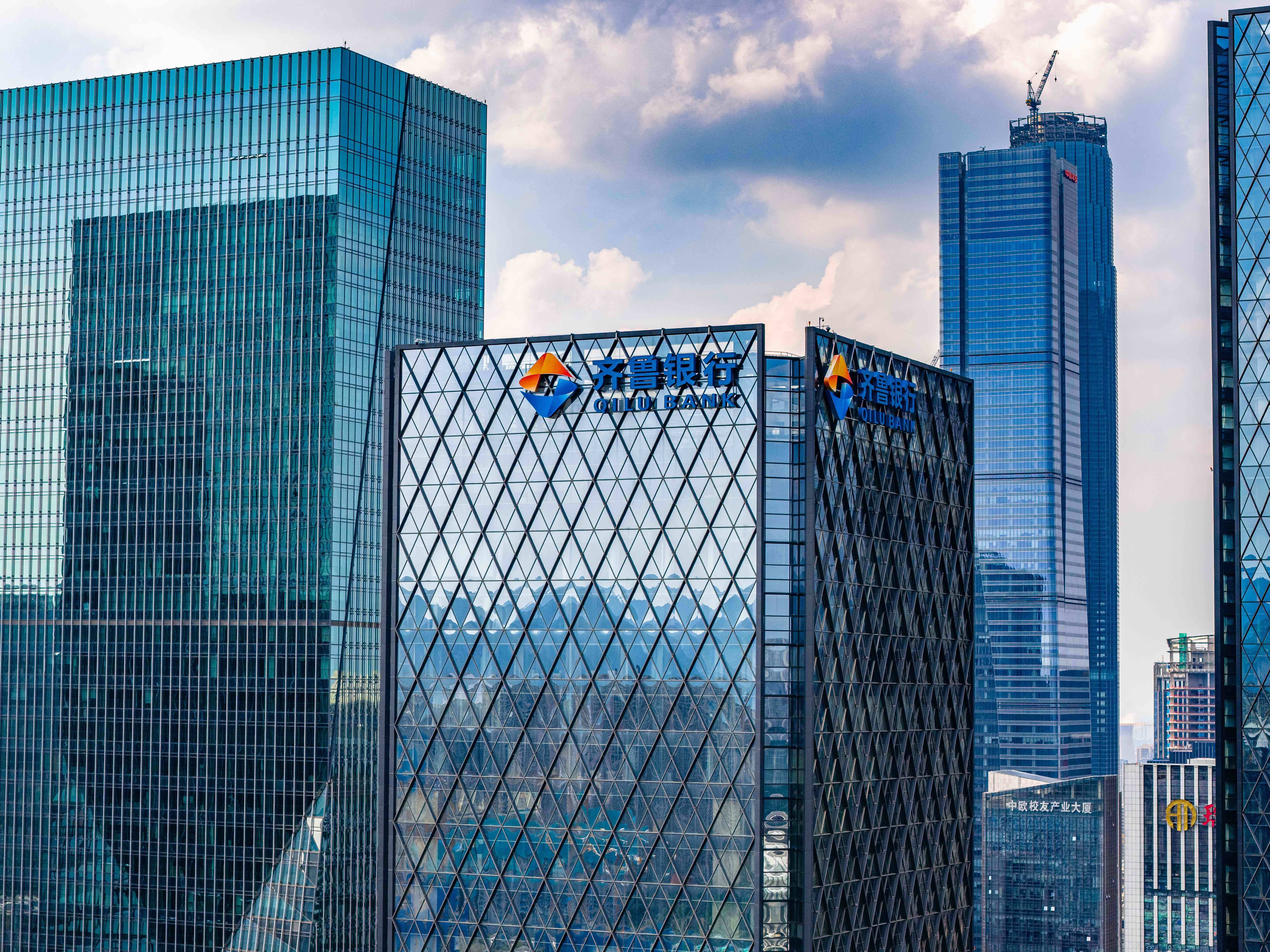 齐鲁银行天桥中心支行暖心服务诠释金融为民初心