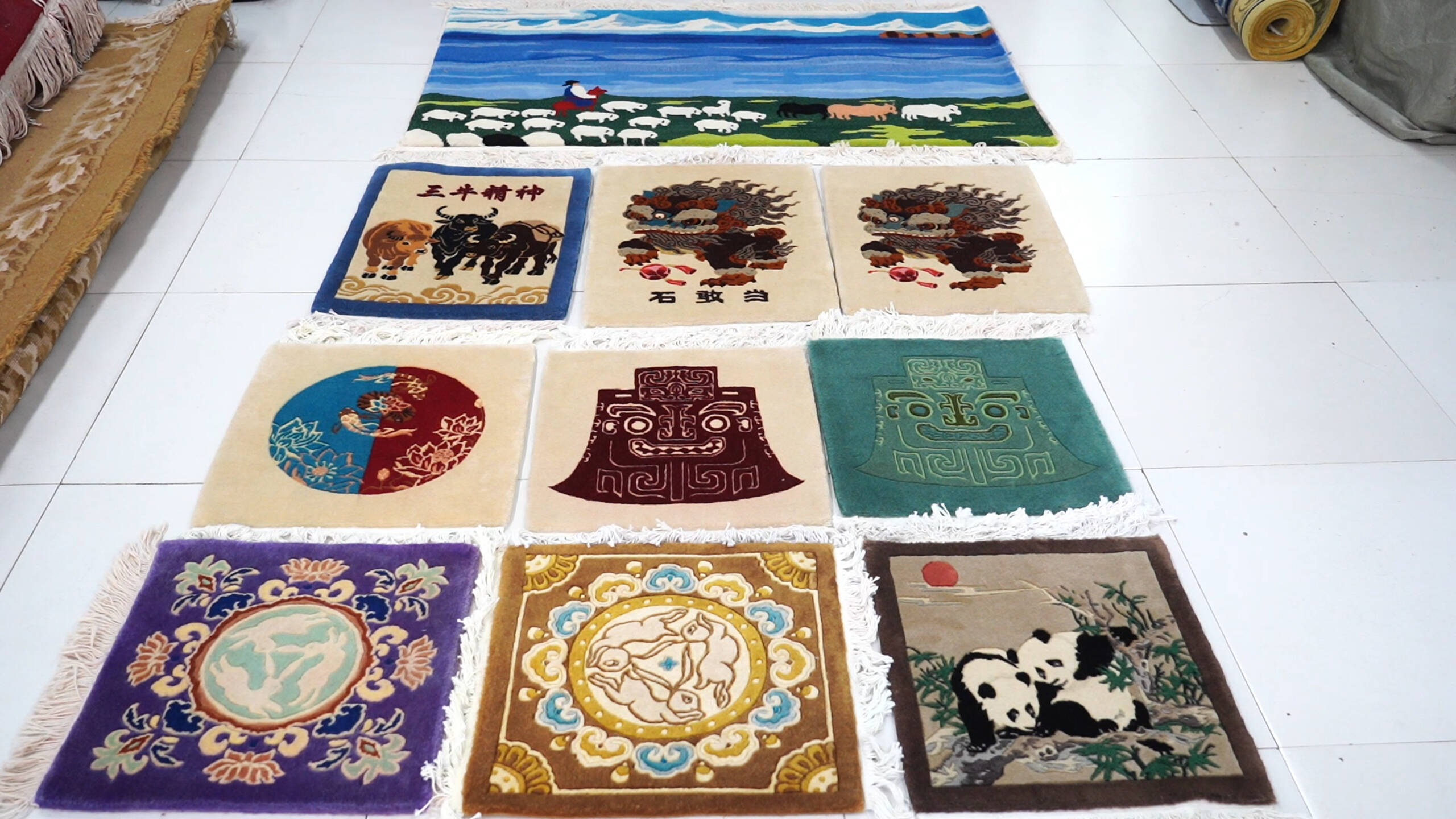 山东武城:“老手艺”地毯织出“新春潮品” 吸引年轻群体喜爱