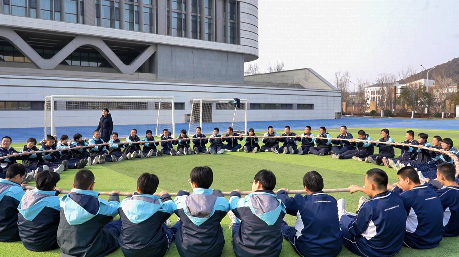 一起“嗨”起来！  历城二中彩石校区趣味心理团建活沸腾展开