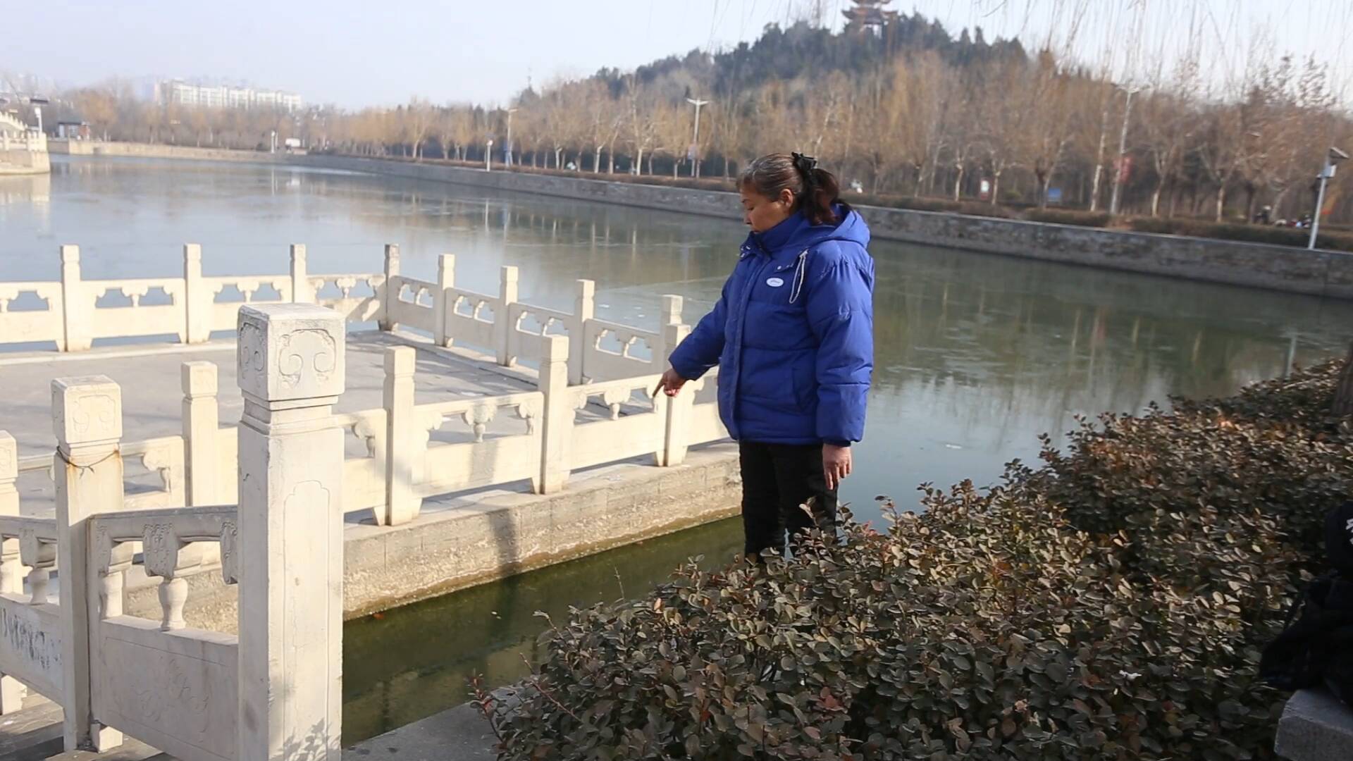 聊城高唐：女孩落入鱼丘湖 众人合力暖心救援