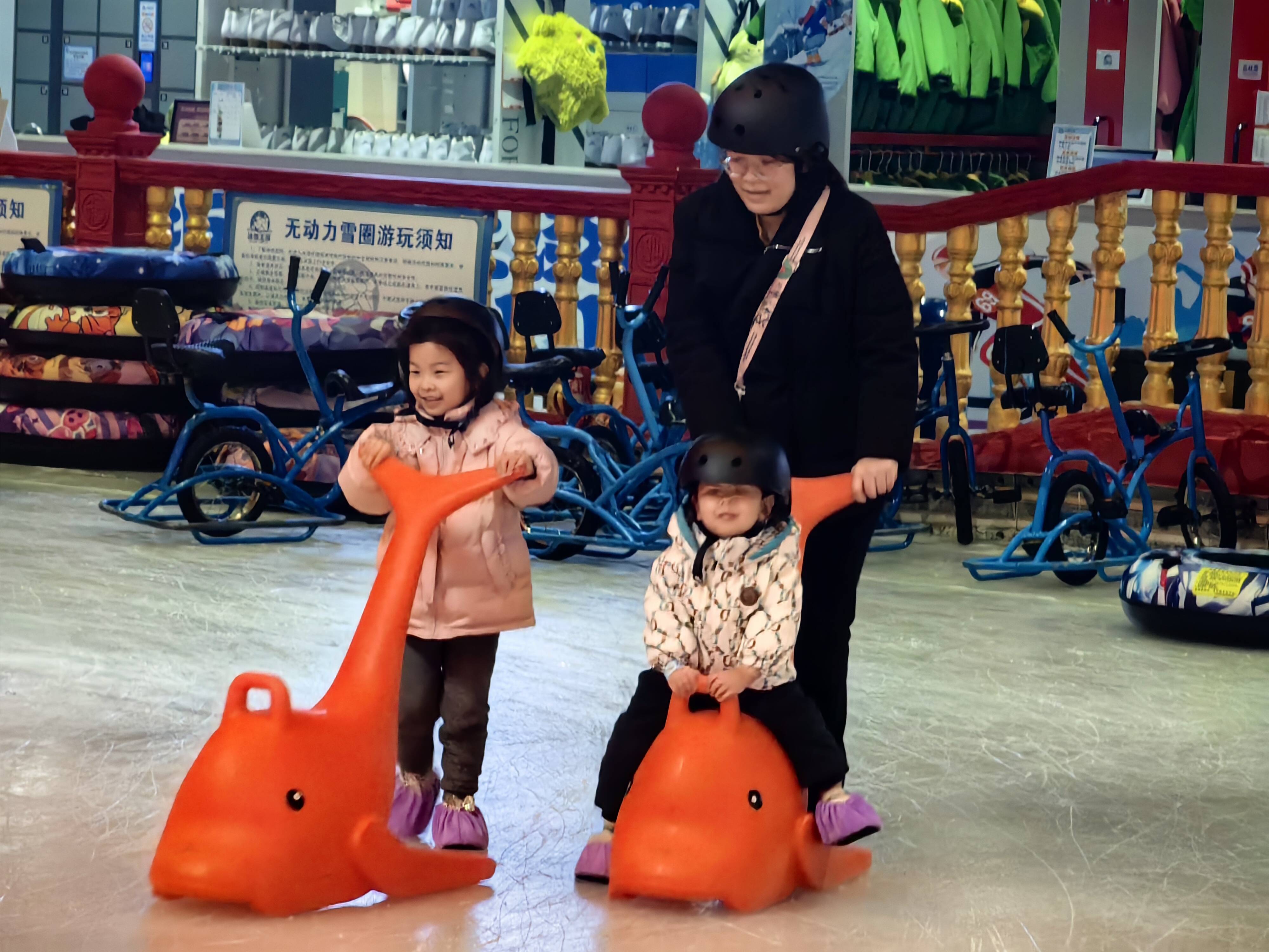 德州市2026年新春消费季暨天衢新区“冰雪嗨玩·一票乐购”启动仪式在德百奥莱举行