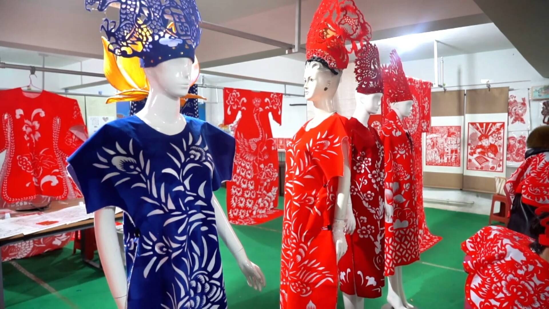 临清剪纸马年“裁”新衣 剪纸艺术与传统布艺跨界融合