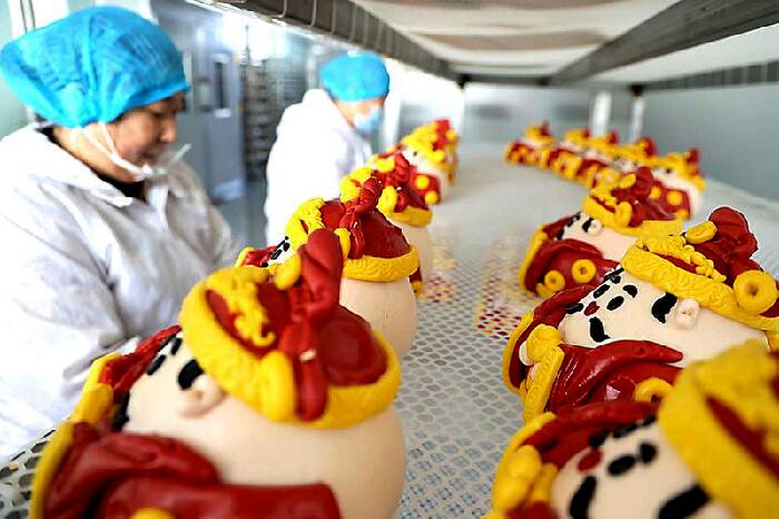 阳信县：赶制花馍迎新春