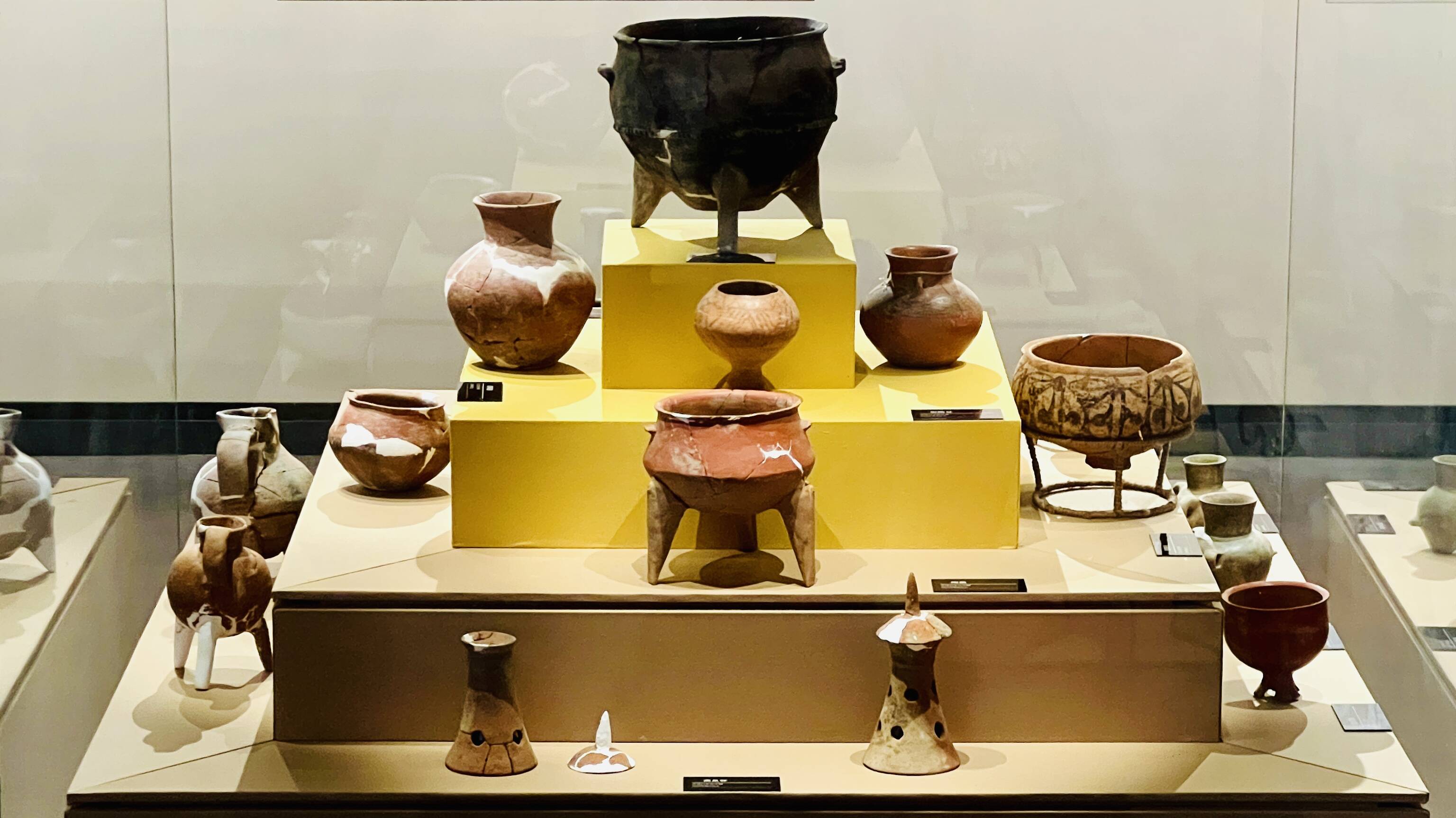 大汶口近两年考古新发现！石斧、彩陶、玉镯等文物首次曝光