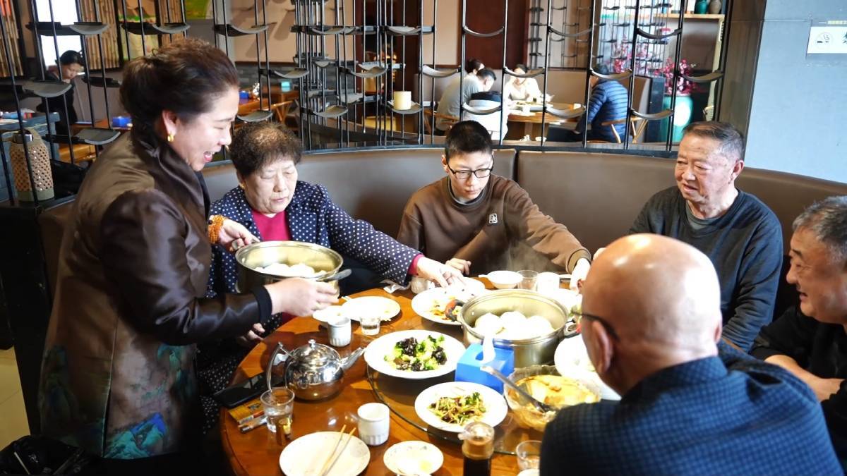【老字号新味道】德州又一村:百年灌汤包 蒸出“新”滋味