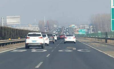 包元宵、做花灯、扭秧歌……外籍留学生走进胶州文化社区“闹元宵”