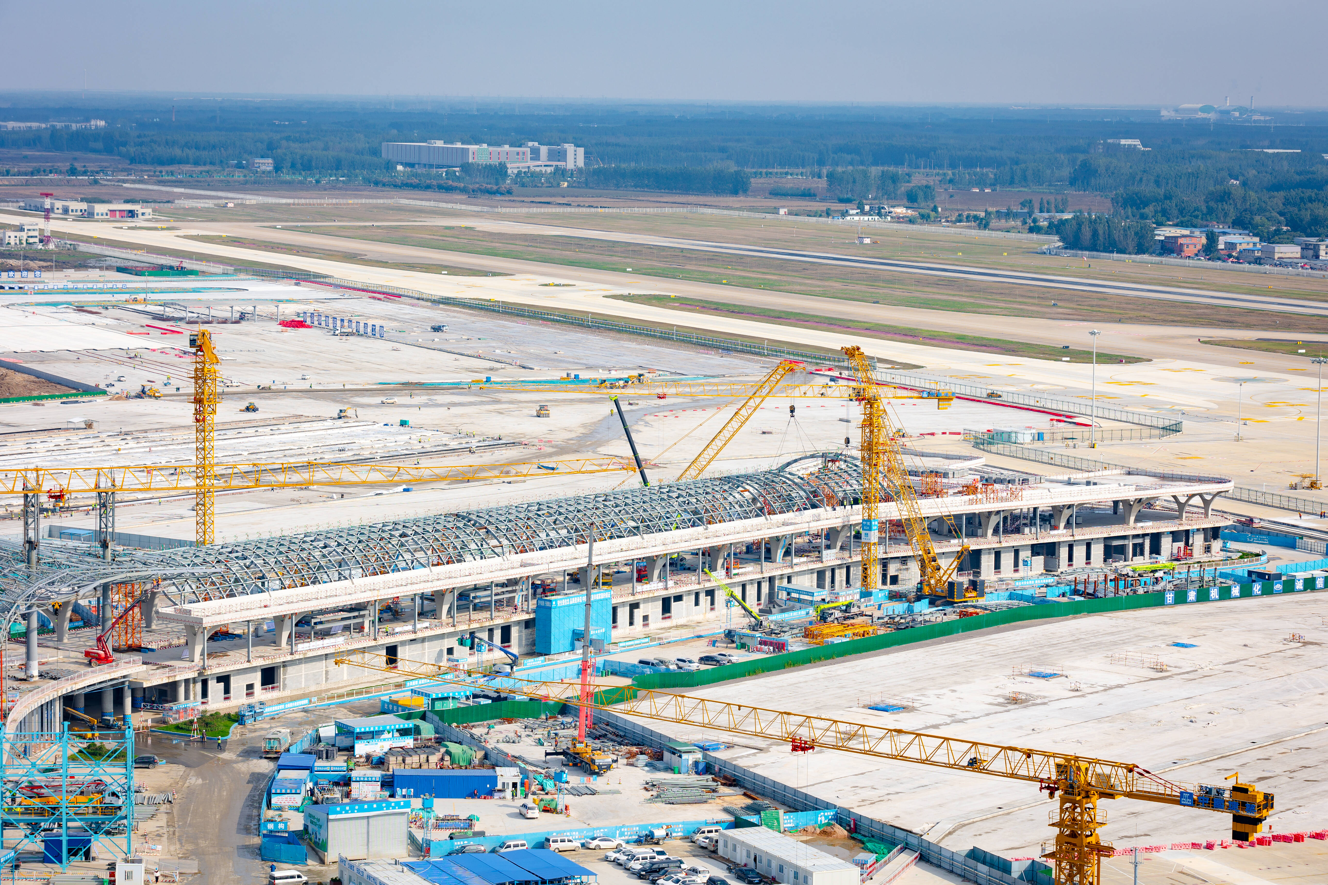 济南:2026年完善地铁周边公交站点设置100处 年底前打通8条“瓶颈路”“断头路”