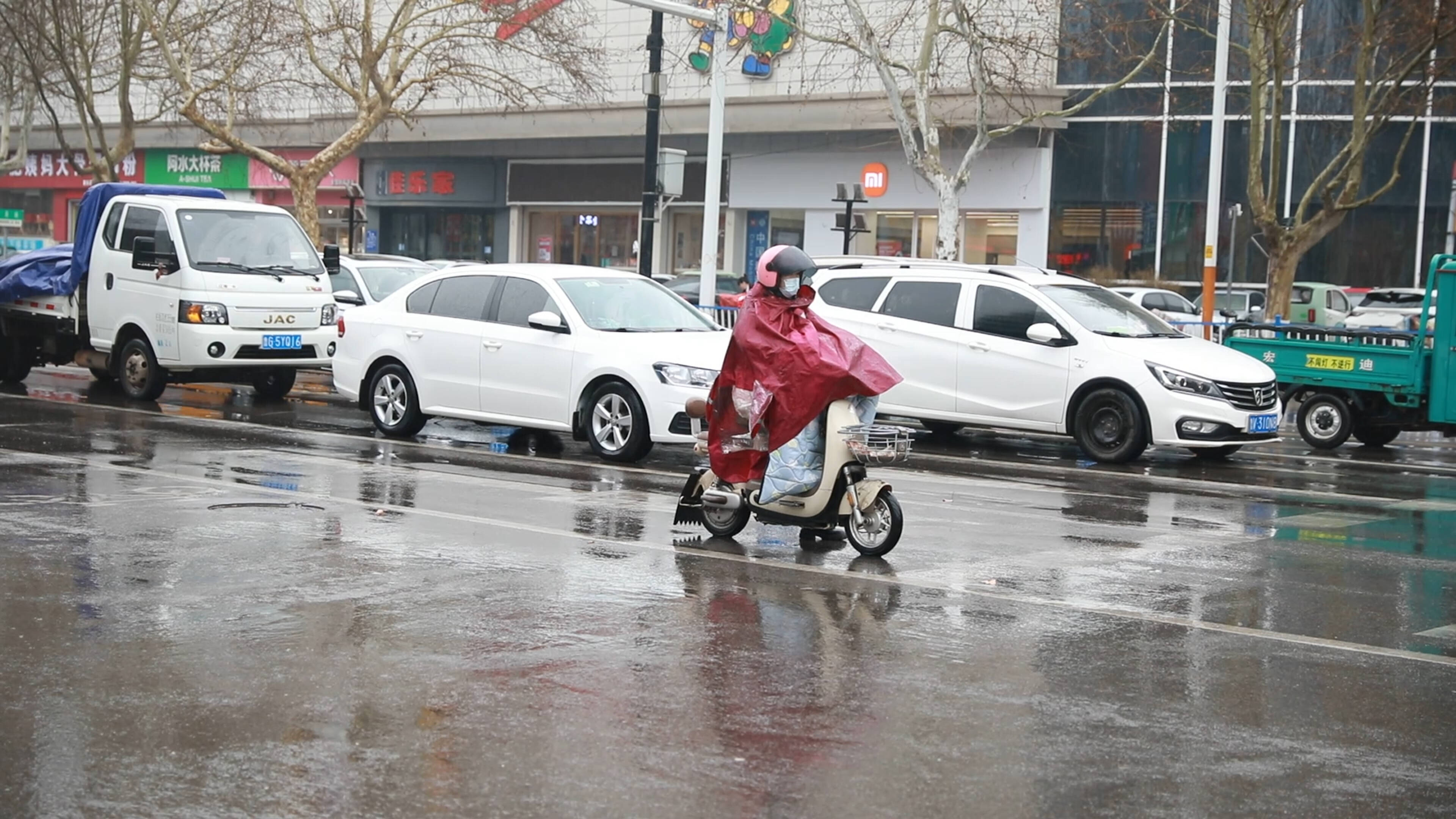 6市雨夹雪+9级北风吹！山东28日下午起自西向东将有较明显降水天气