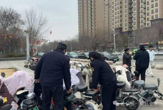 济宁市金乡县综合行政执法局开展非机动车专项整治行动
