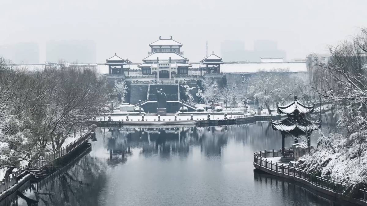 诗画山东｜德州：春雪飘落董子文化街 勾勒出古风水墨画卷