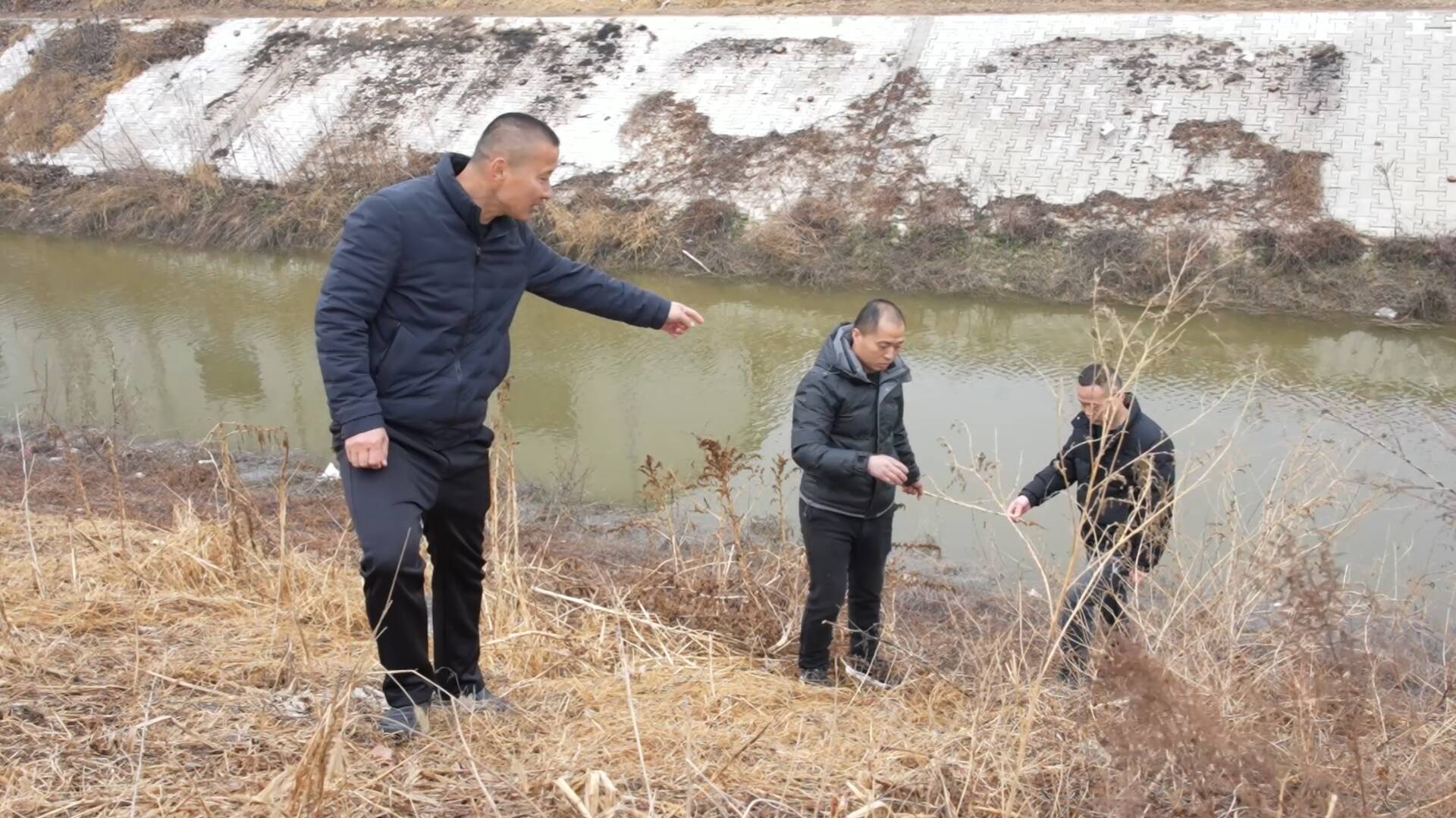 冰河中上演生死救援！冠县三位村民勇救四名落水儿童