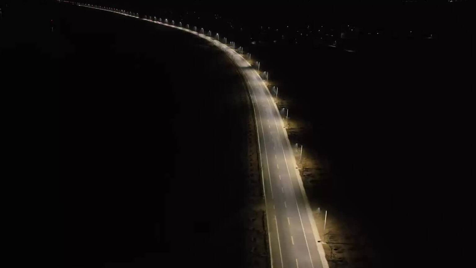 枣庄市台儿庄区高雄路505盏路灯“上岗”