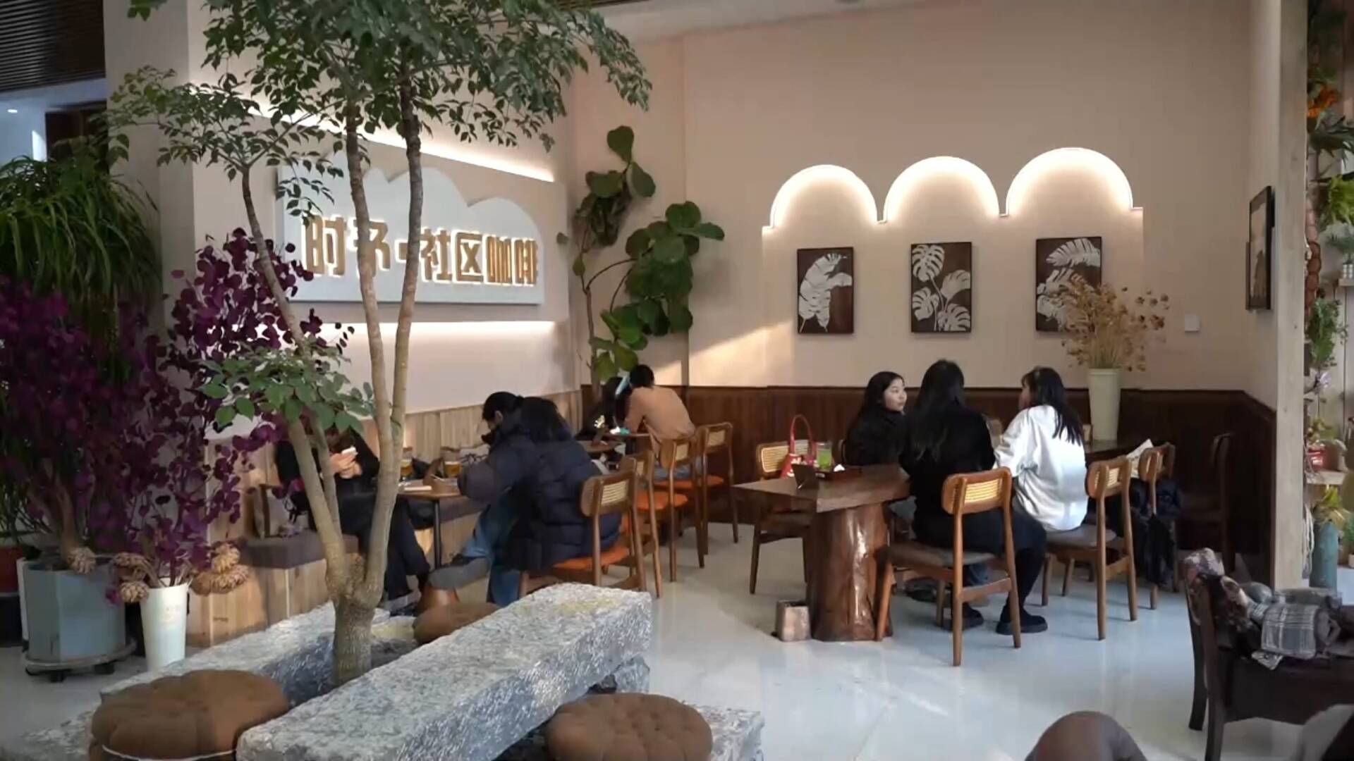 聊城东昌府区：社区开了家咖啡店 年轻人主动来“报到”