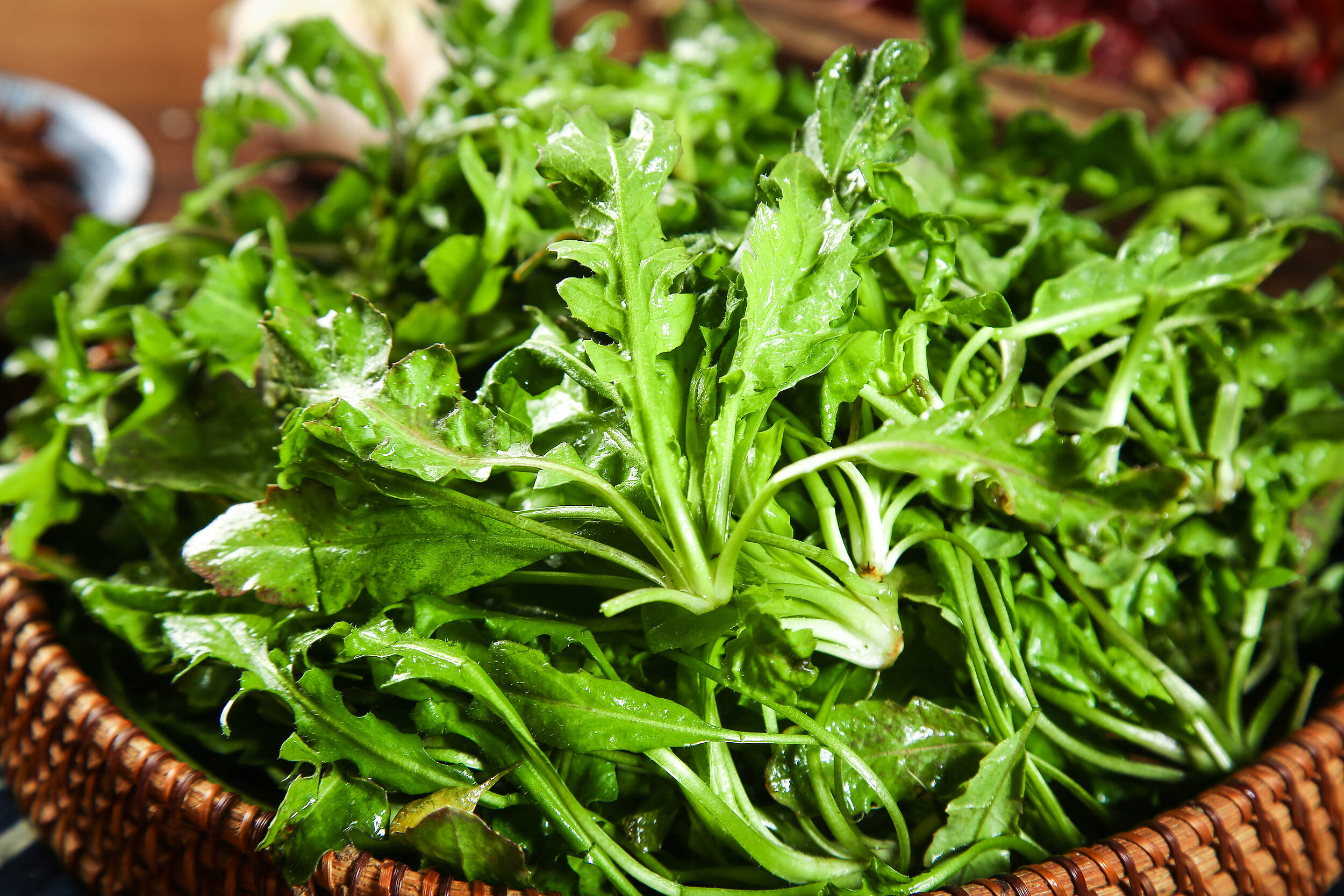 超推荐！这种菜是春天野菜的代表，味道鲜，营养好，做法也简单