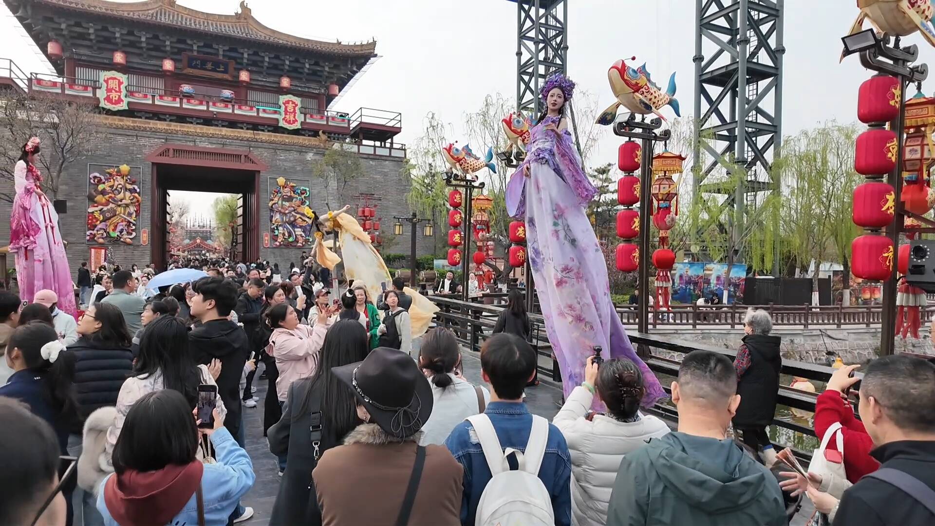 原来你是这样的河南丨让“观看者”变为“入戏人” 开封这些“老景区”如何与“新游客”打成一片？