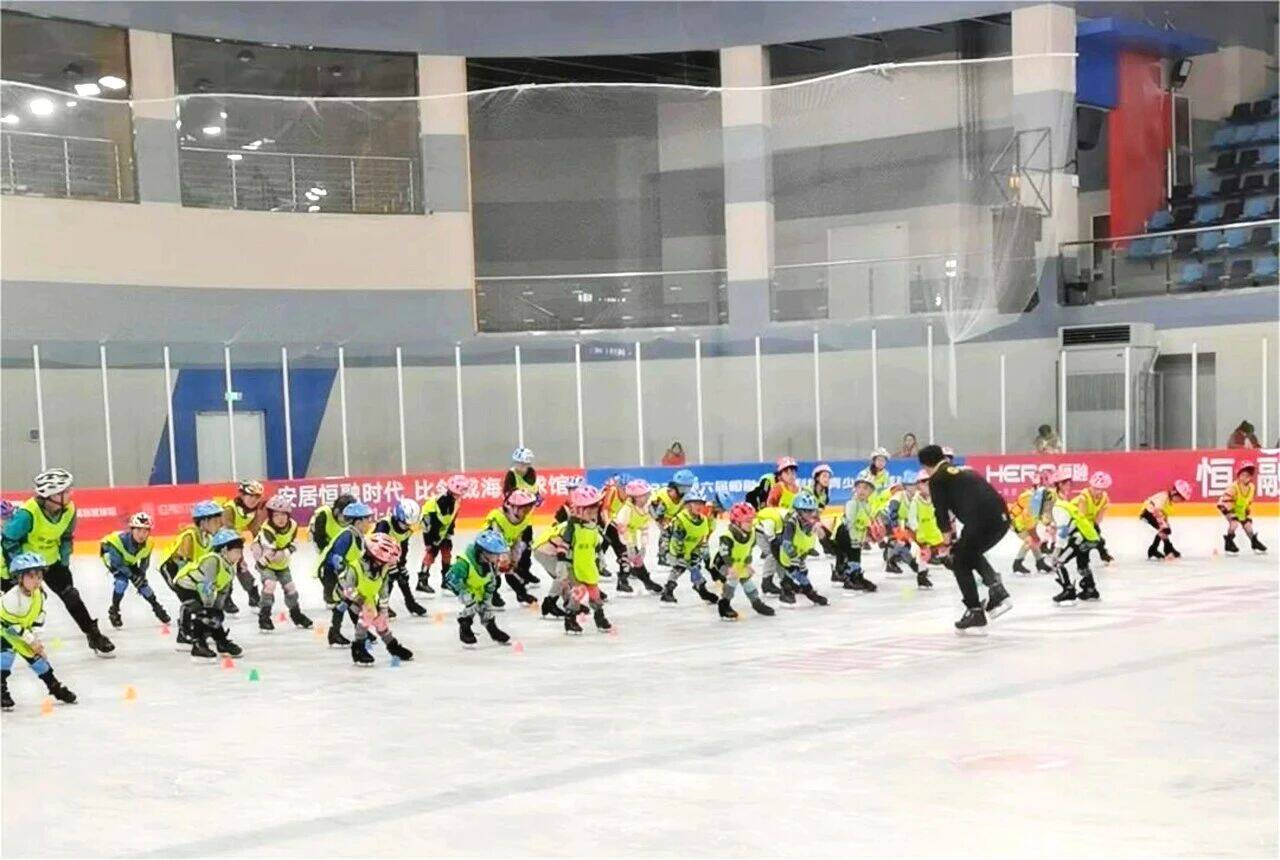 威海临港区：人均体育场地47平方米让“健身自由”触手可及(图1)