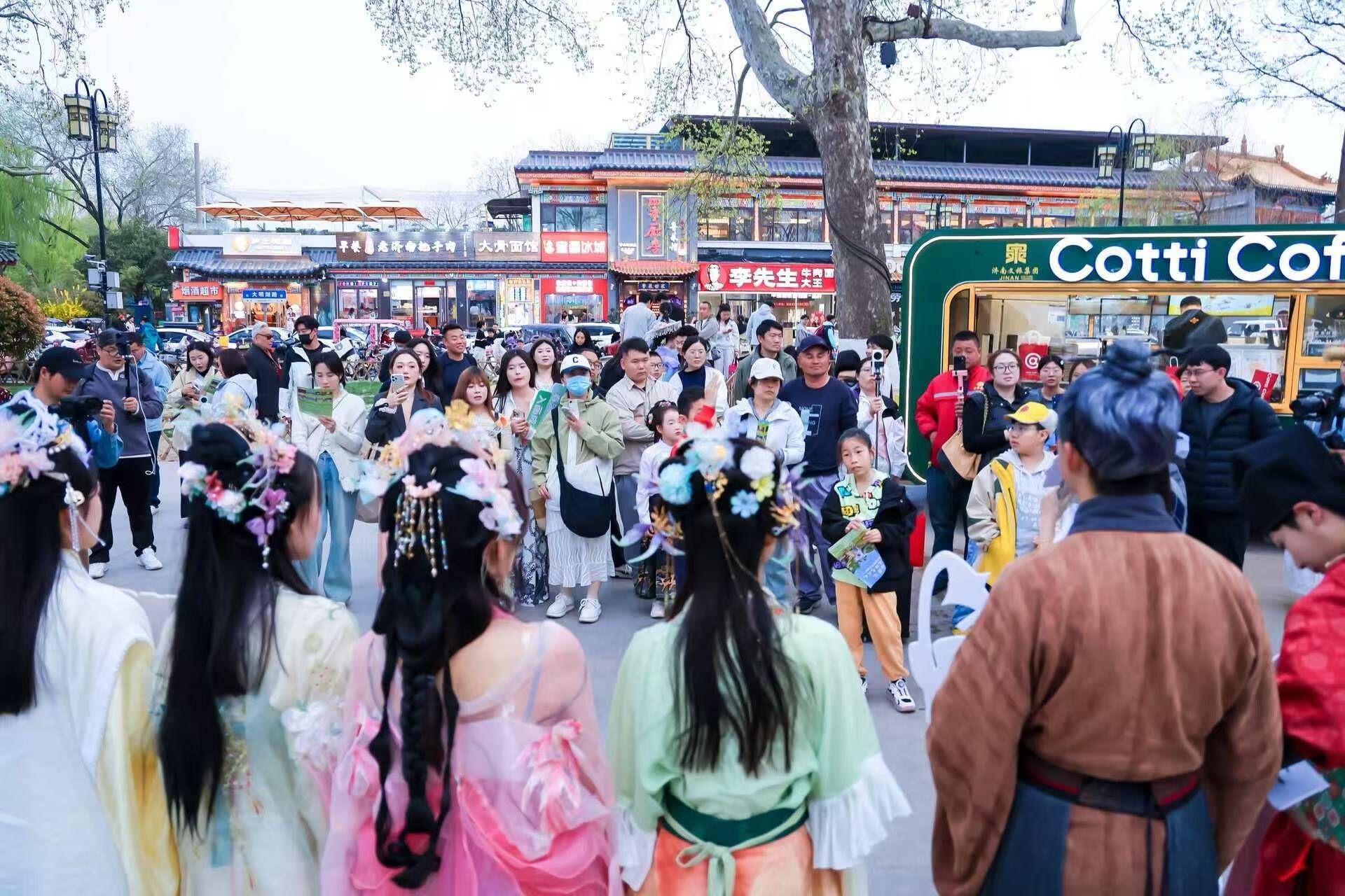 春满鲁源泉城送福！尼山鲁源村文旅巴士穿梭泉城派送春日惊喜(图6)