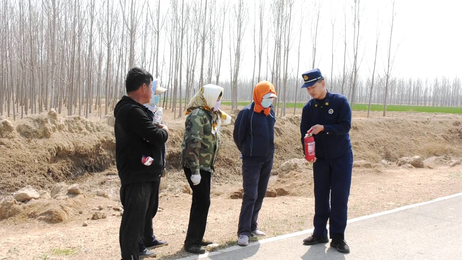 利津：清明防火护平安 消防宣传进万家