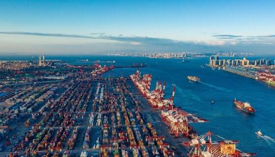 Qingdao charts course to become global shipping hub_news_english_QiluNet