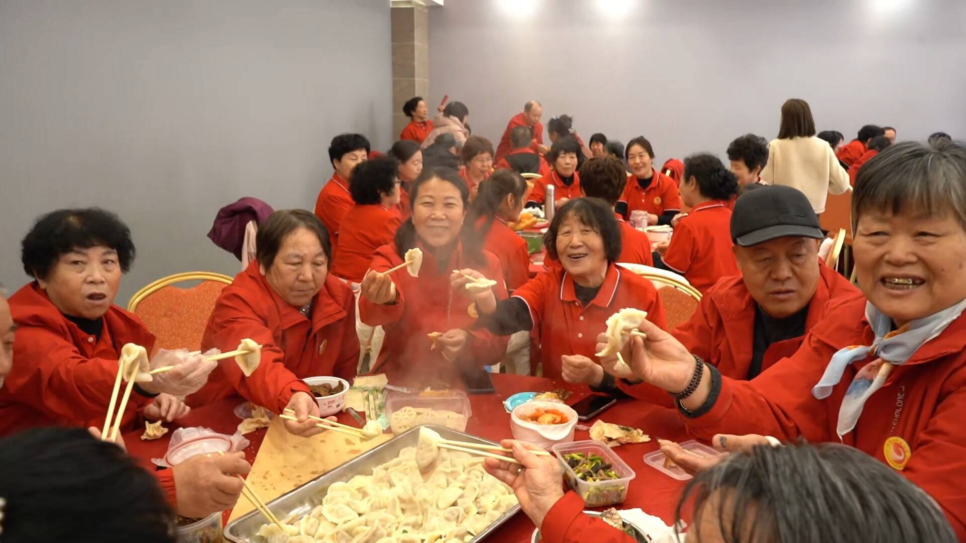 城阳区：从百家宴到送餐上门“一餐饭”吃出浓浓邻里情