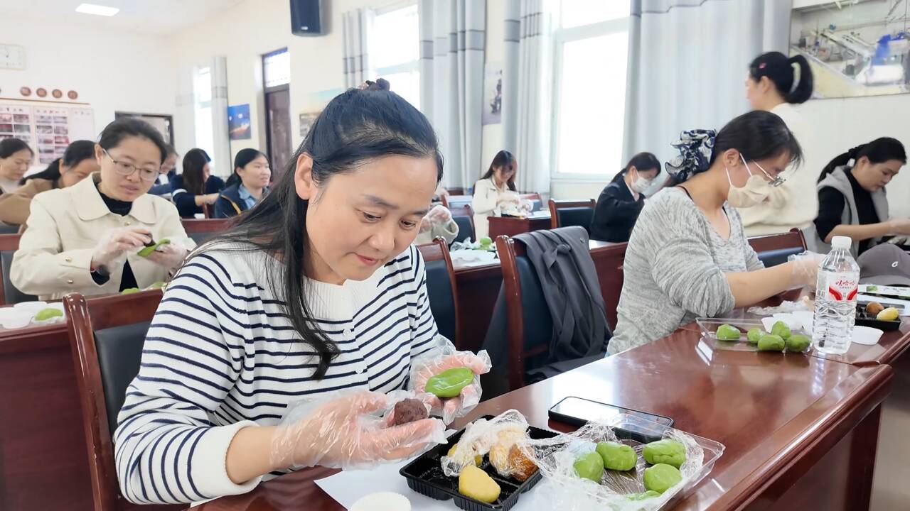心理疏导+手工青团 金乡县这场清明活动有温度