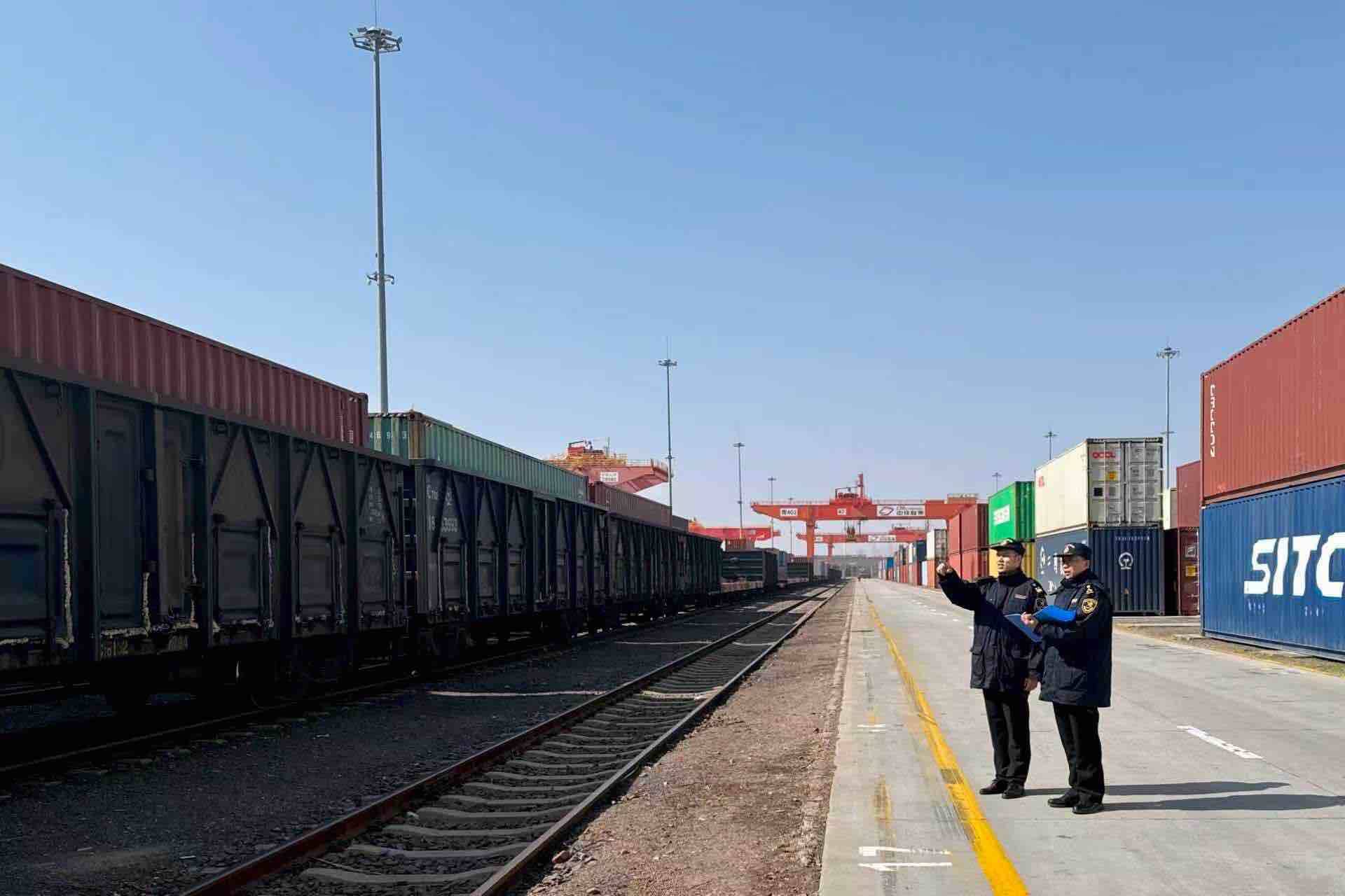 一季度上合示范区中欧班列到发数和货运量创历史新高