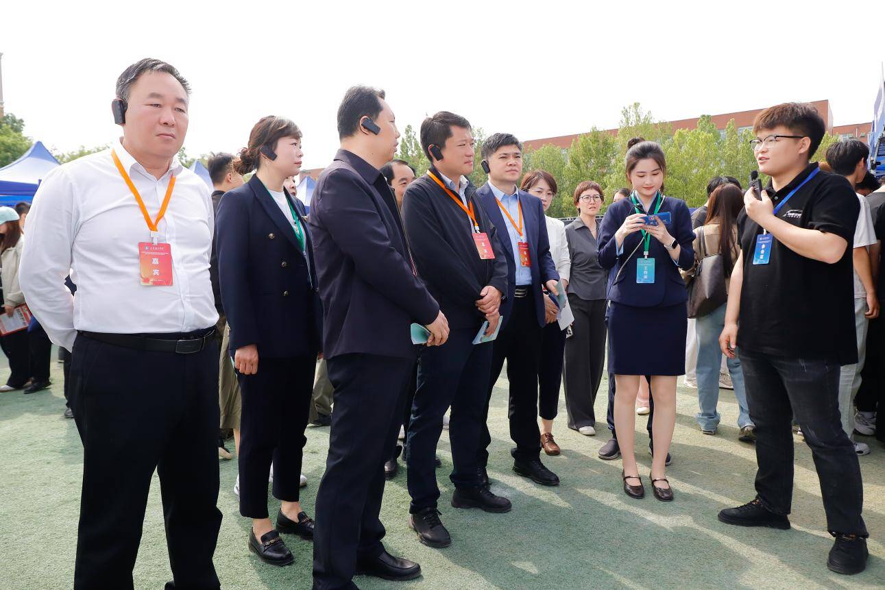 山东省2026年重点区域（济南市）综合类校园招聘会在山东英才学院成功举办