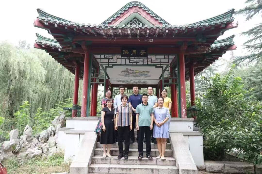 山东师范大学一教师团队荣获“全国五一劳动奖”